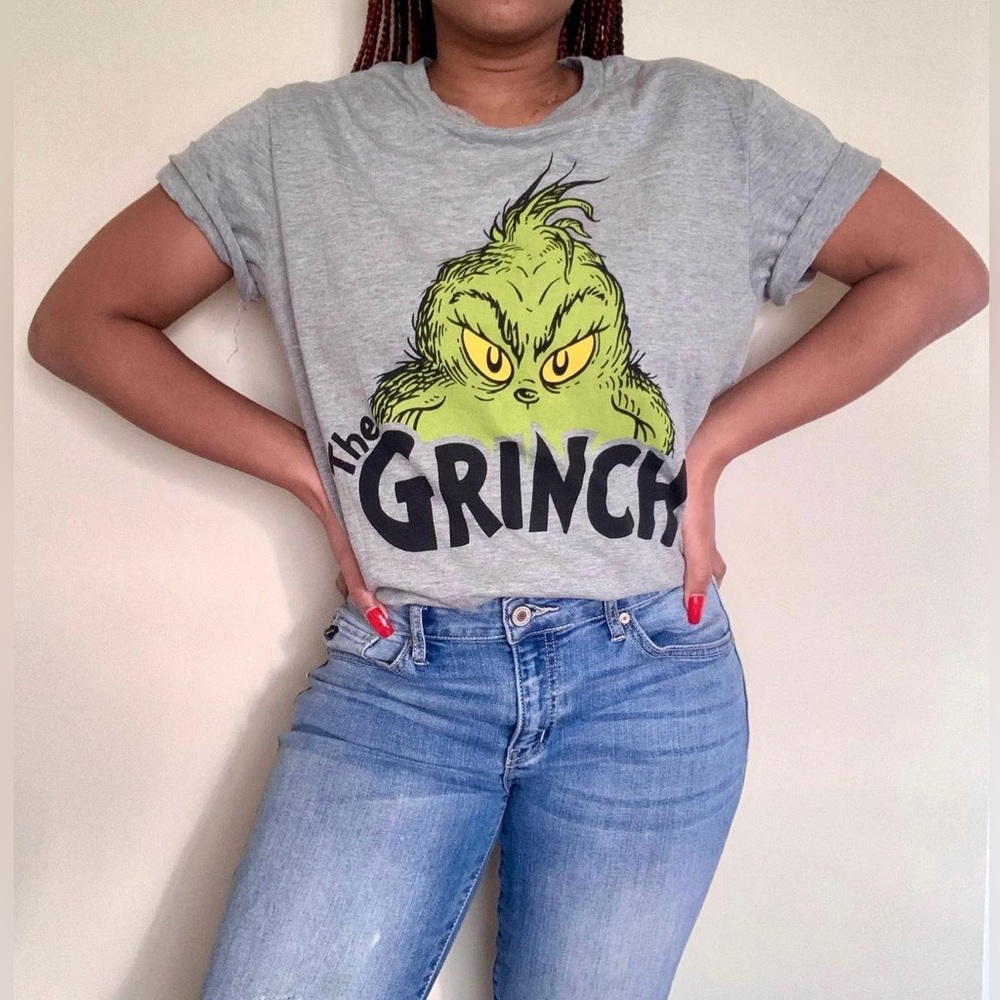 Grinch graphic tee medium